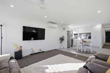 10 Inaka Place, Poike