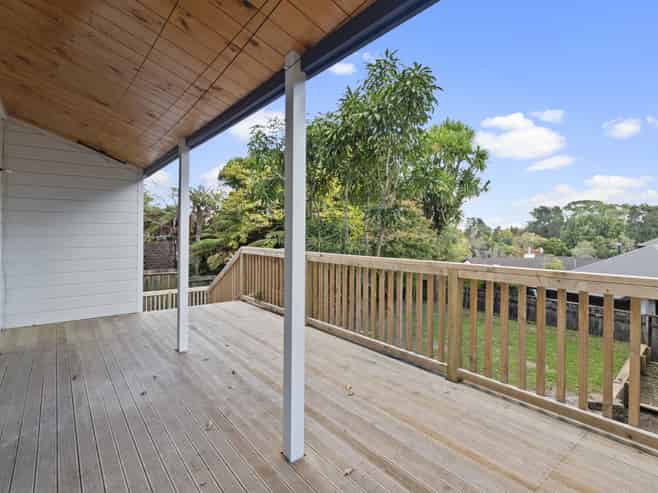 955 River Road, Queenwood