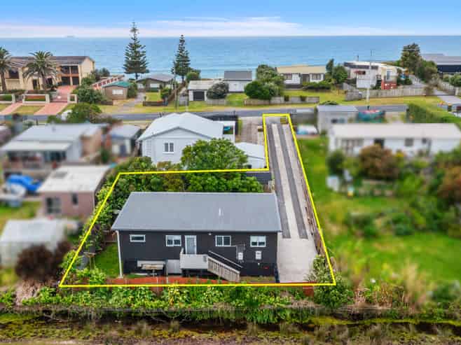 180A Pukehina Parade, Pukehina