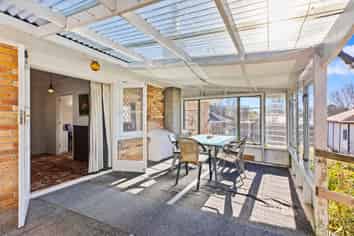 316 Ngatai Road, Bellevue