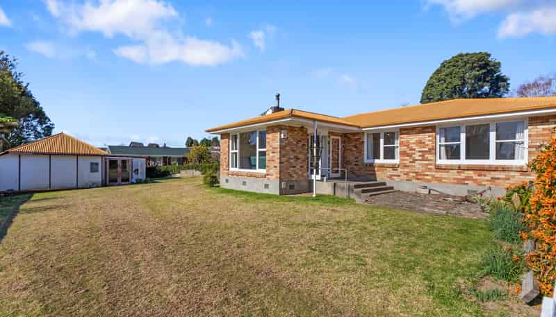 316 Ngatai Road, Bellevue