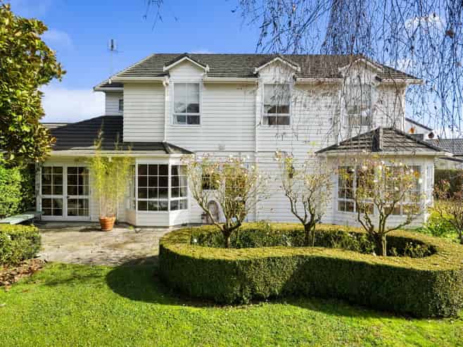 44 Heritage Avenue, Chartwell