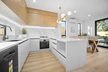 12 Karo Place, Glendene