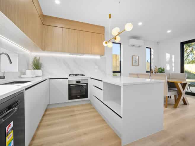 12 Karo Place, Glendene