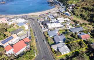 15 Happy Valley Road, Owhiro Bay