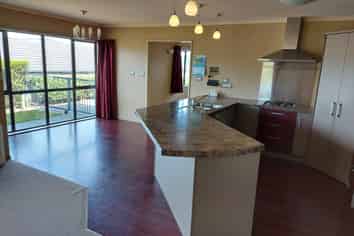 50 Percy Kinsman Crescent, Riverstone Terraces