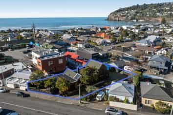 Character, Courtyard & Car Parks in Sumner Village
