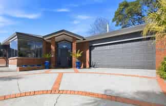 71 Brooklands Road, Brooklands