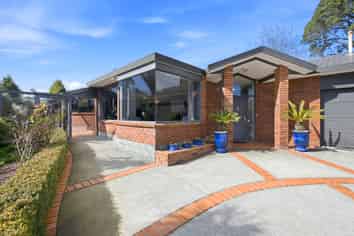 71 Brooklands Road, Brooklands