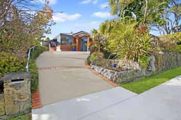 71 Brooklands Road, Brooklands