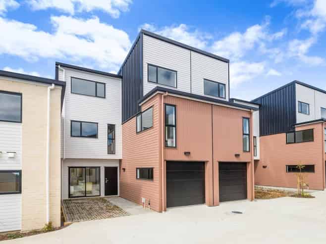 14 Korama Lane, New Lynn
