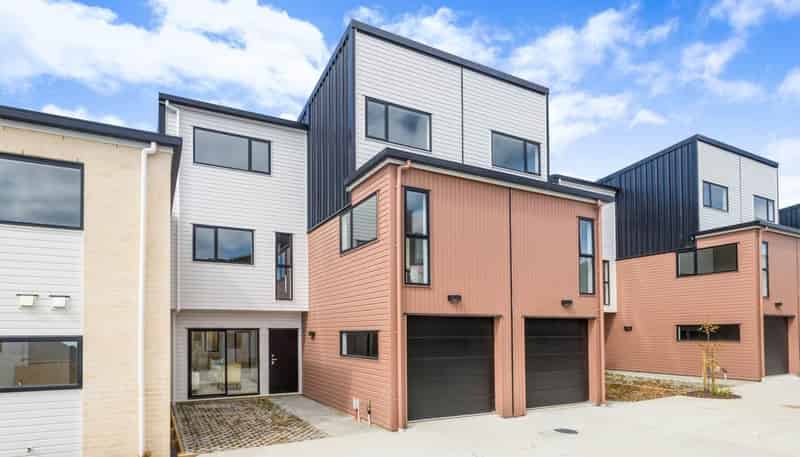 14 Korama Lane, New Lynn