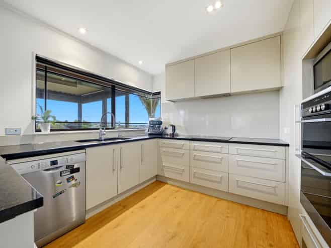 2/121 Forrest Hill Road, Forrest Hill