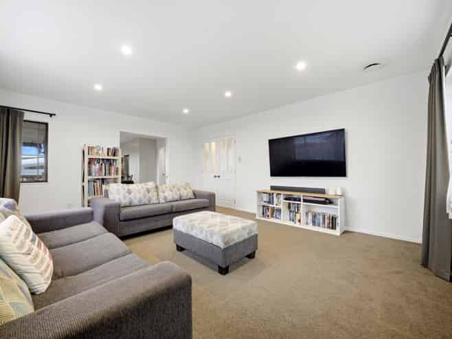 2/121 Forrest Hill Road, Forrest Hill