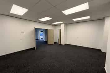 142sqm Office Space + 1 Car Park