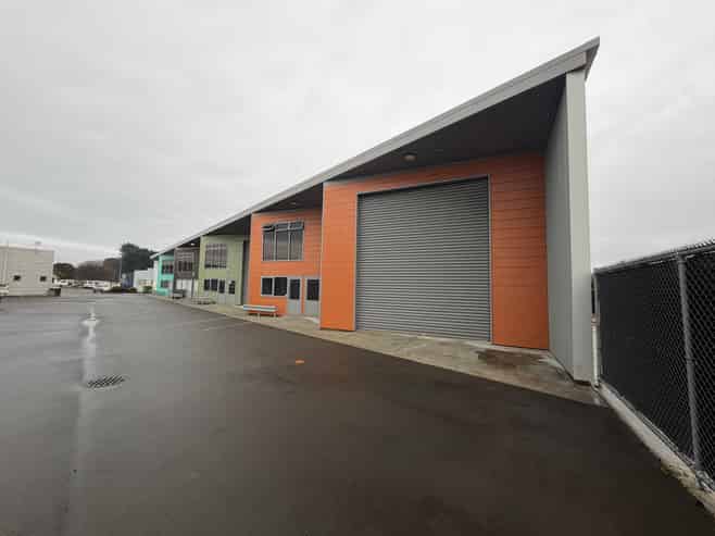Modern Onekawa Warehouse