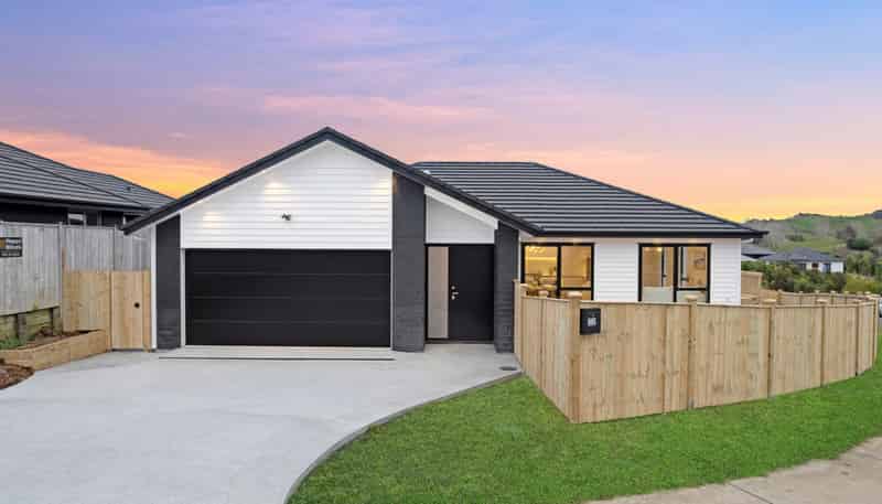 22 LEATHEM CRESCENT, Pokeno