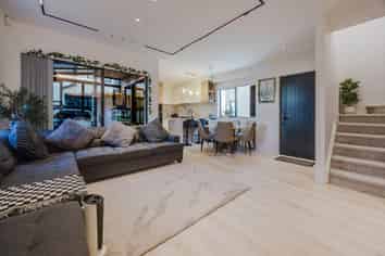 2/4 Bingara Place, Favona