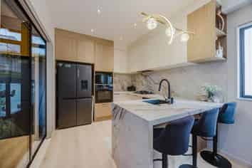 2/4 Bingara Place, Favona