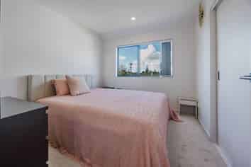 2/4 Bingara Place, Favona