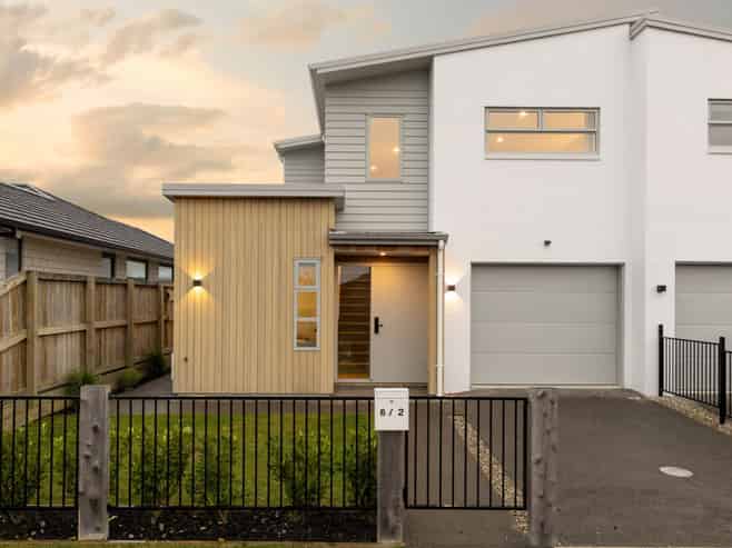 2/6 Kimbolton Street, Rototuna North