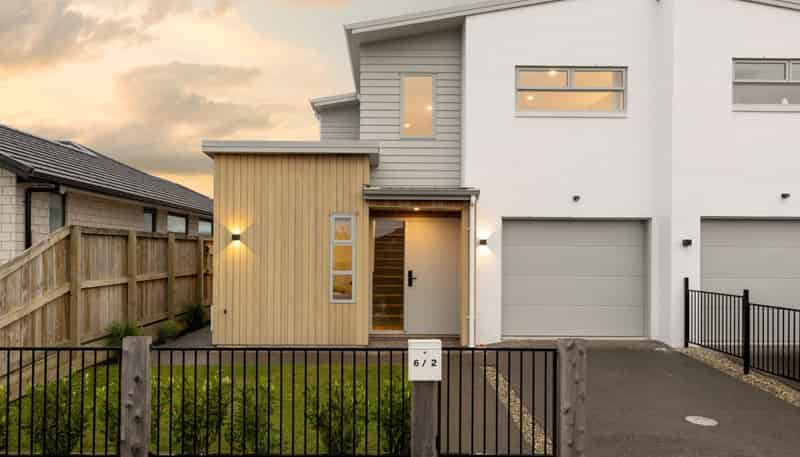 2/6 Kimbolton Street, Rototuna North