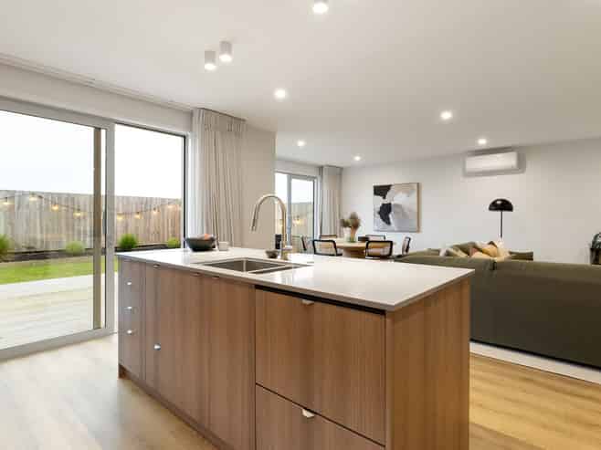 2/6 Kimbolton Street, Rototuna North