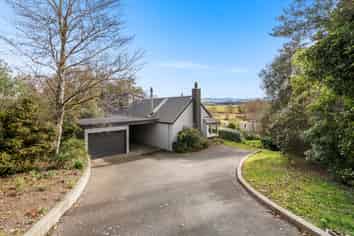 1594 Cust Road, Cust