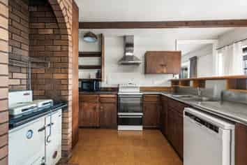 1594 Cust Road, Cust