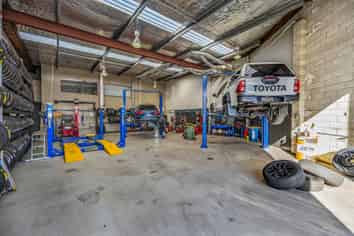 High Profile Industrial -Vacant Possession 