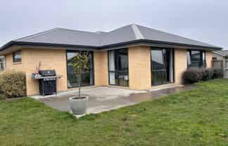 7 Sunline Avenue, Lincoln
