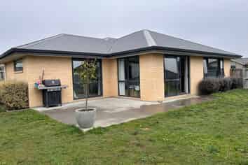 7 Sunline Avenue, Lincoln