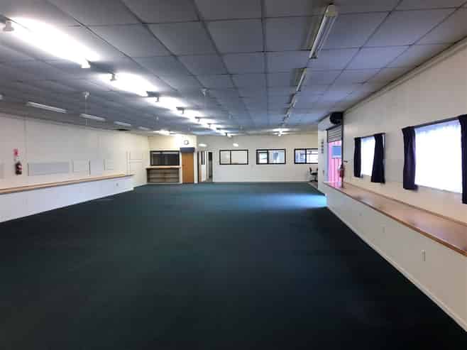 Versatile Onekawa  Showroom, Warehouse & Office
