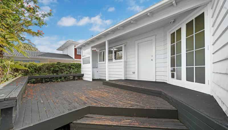 802 New North Road, Mount Albert