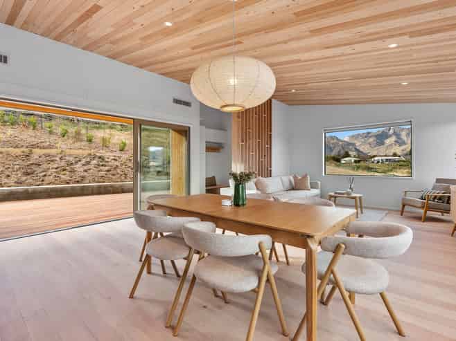 33 Tomtit Crescent, Lake Hawea