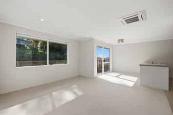 9 Barossa Way, Brookfield