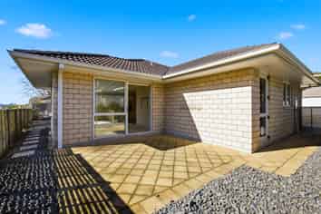 9 Barossa Way, Brookfield