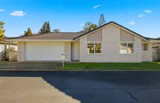 9 Barossa Way, Brookfield