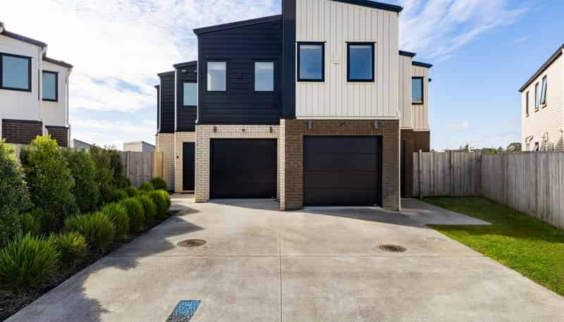 1/9 Mila Paige Close, Glenview
