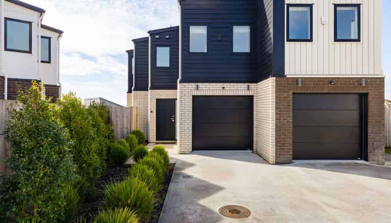 1/9 Mila Paige Close, Glenview