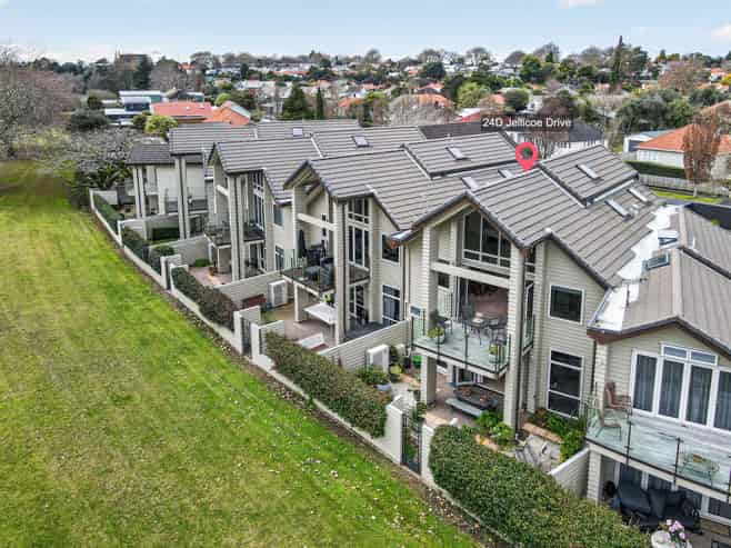 24D Jellicoe Drive, Hamilton East