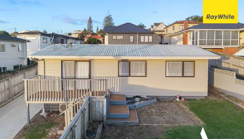30 Rogan Street, Hillsborough