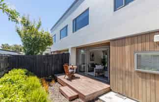 1/33 Frederick Street, Waltham