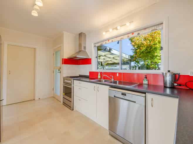 41 James Foley Avenue, Pirimai