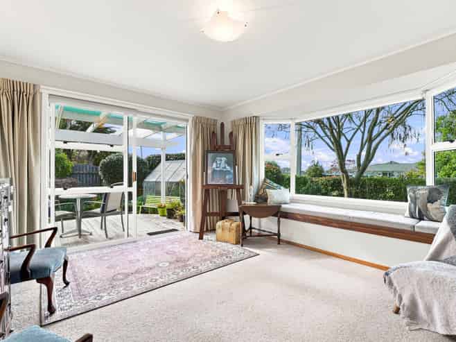 5 Eaton Crescent, Otamatea