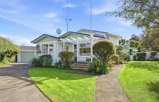 5 Eaton Crescent, Otamatea