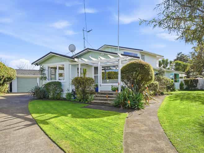 5 Eaton Crescent, Otamatea