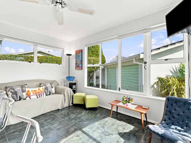 5 Eaton Crescent, Otamatea