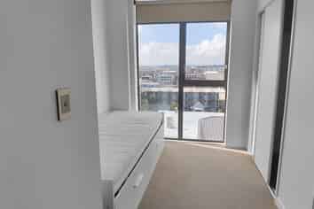 504/10 Lion Place, Epsom