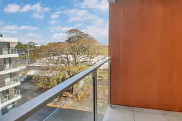 504/10 Lion Place, Epsom